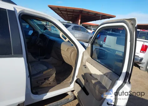 2002 Ford Explorer Eddie Bauer z USA, uszkodzony, nr VIN 1FMZU64EX2ZA95889